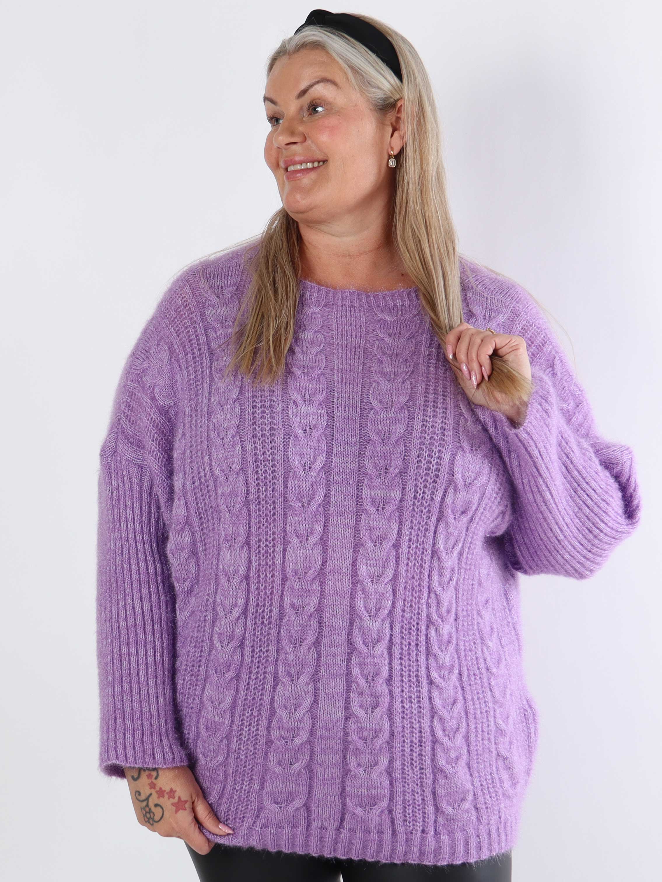 Johanna - Plus size stickad blus i glansig trikå